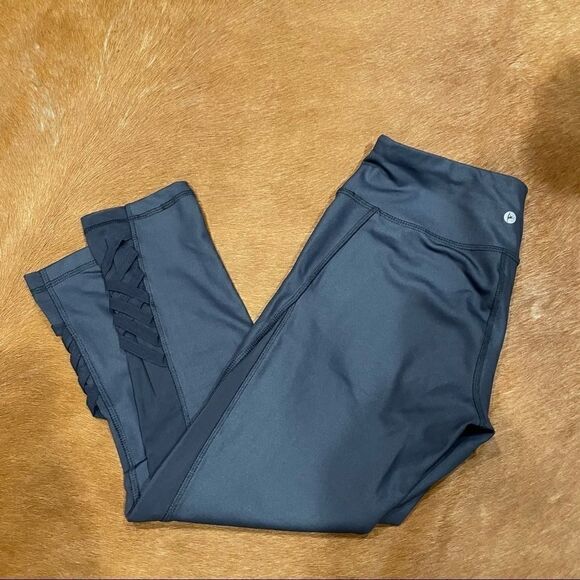90 Degree by Reflex Capri Workout Leggings - Picture 1 of 6